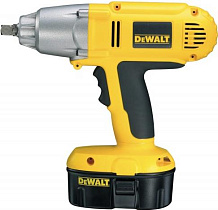Гайковерт DeWALT DW059K2